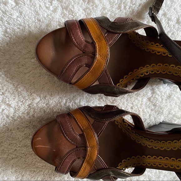 J Vincent Leather Ankle Wrap Wedge - Picture 5 of 10